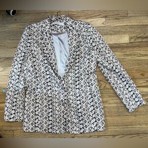 🌹NWOT ENDLESS ROSE white/black 🐍 print blazer No size tag (fits small/medium)